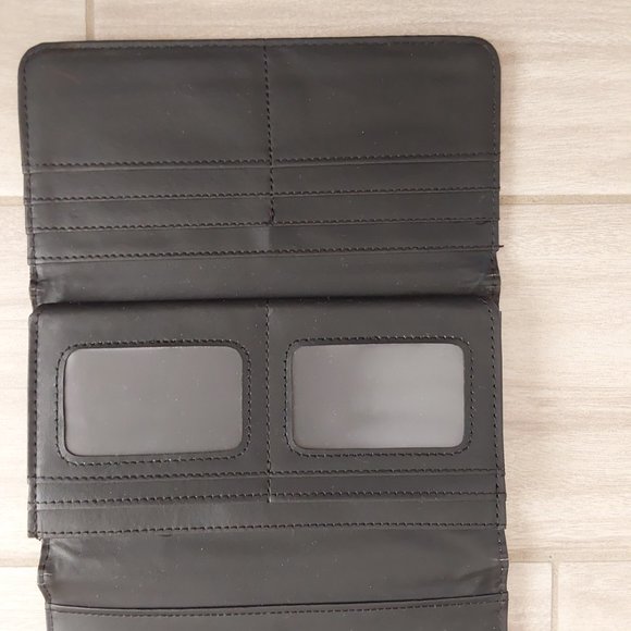 Cork Overlay on Black Fabric Trifold Organizer Wallet. - Picture 5 of 6